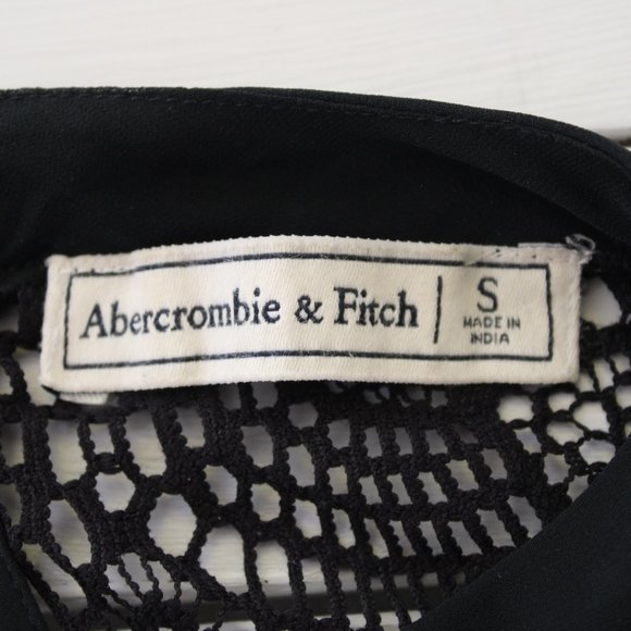 Abercrombie & Fitch, Black Lace Blouse With Pleated Sleeves - Picture 4 of 8